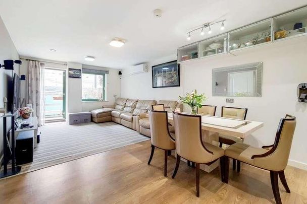 Bellevue Court, Hounslow, TW3 - Photo 1