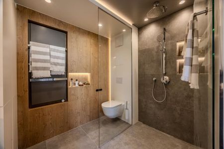 Luxuriöse 3-Zimmer-Neubauwohnung mit exklusiven Ausstattungsdetails und einzigartigem Fernblick - Photo 5