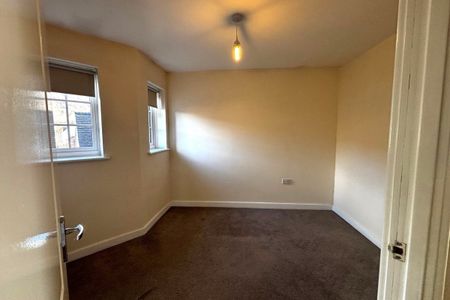 Wroughton Road - Photo 4