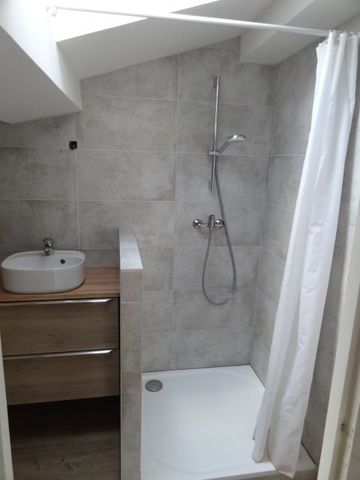 Location Appartement 2 pièces 44m² VILLEFRANCHE SUR SAONE 69400 - Photo 5