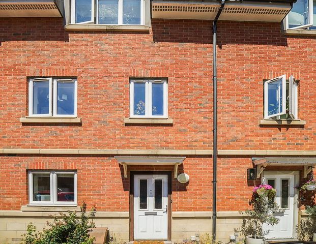 4 bedroom townhouse to rent - Photo 1