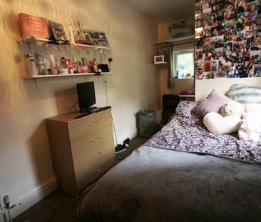 5 Bed - 2 Headingley Crescent, Headingley, Leeds - LS6 3EH - Student - Photo 3