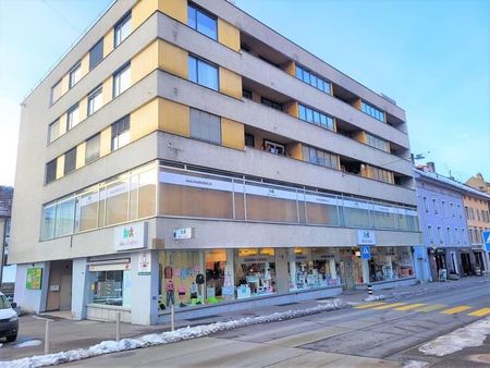 "Beau, 3.5 Piéces appartement rénové avec balcon!" - Photo 3