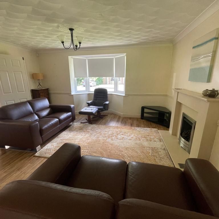 4 bedroom detached house to rent - Photo 1