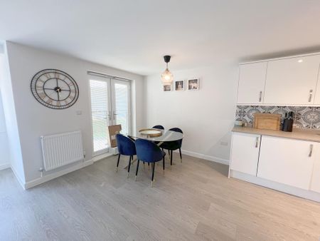 2 bedroom flat to rent - Photo 2