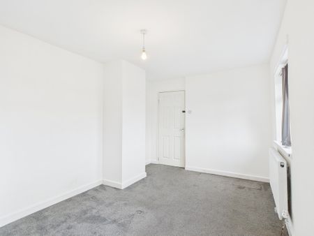 3 Bedroom Mid Terraced House - Photo 4