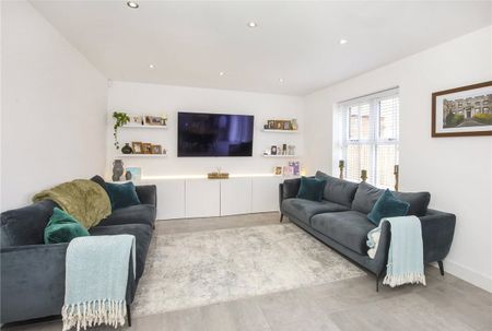 Stylish and contemporary five bedroom, three bathroom property in the desirable village of Green Hammerton. - Photo 3