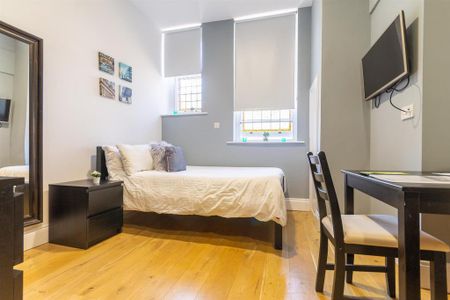 Studio to rent - Photo 2