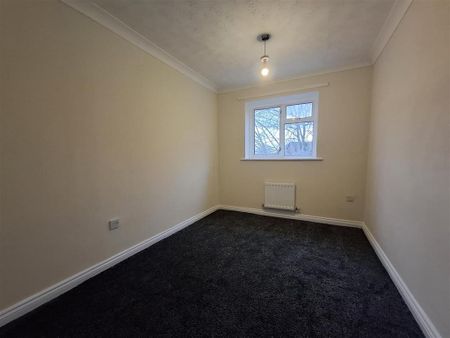 4 bedroom detached house to rent - Photo 5