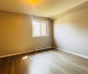 1200 COURTLAND Avenue E Unit# 9, Kitchener, Ontario, N2C1K7 - Photo 3