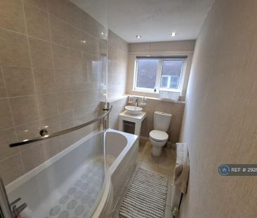 2 bedroom semi-detached house to rent - Photo 5