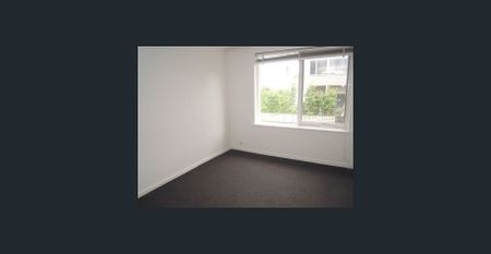 Convenient First Floor Two Bedroom Apartment - Photo 2