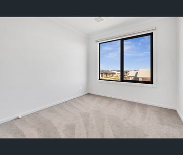 10 Dussehra St, Kalkallo, Vic 3064 - Photo 6