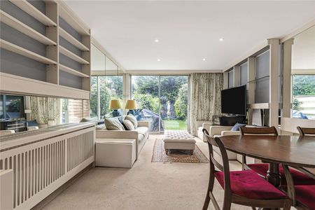 A delightful two bedroom house with a private garden. - Photo 2