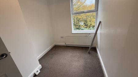 Dearne View, Rotherham, Goldthorpe - Photo 2