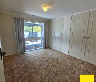 Fresh family home with a large yard. - Photo 5