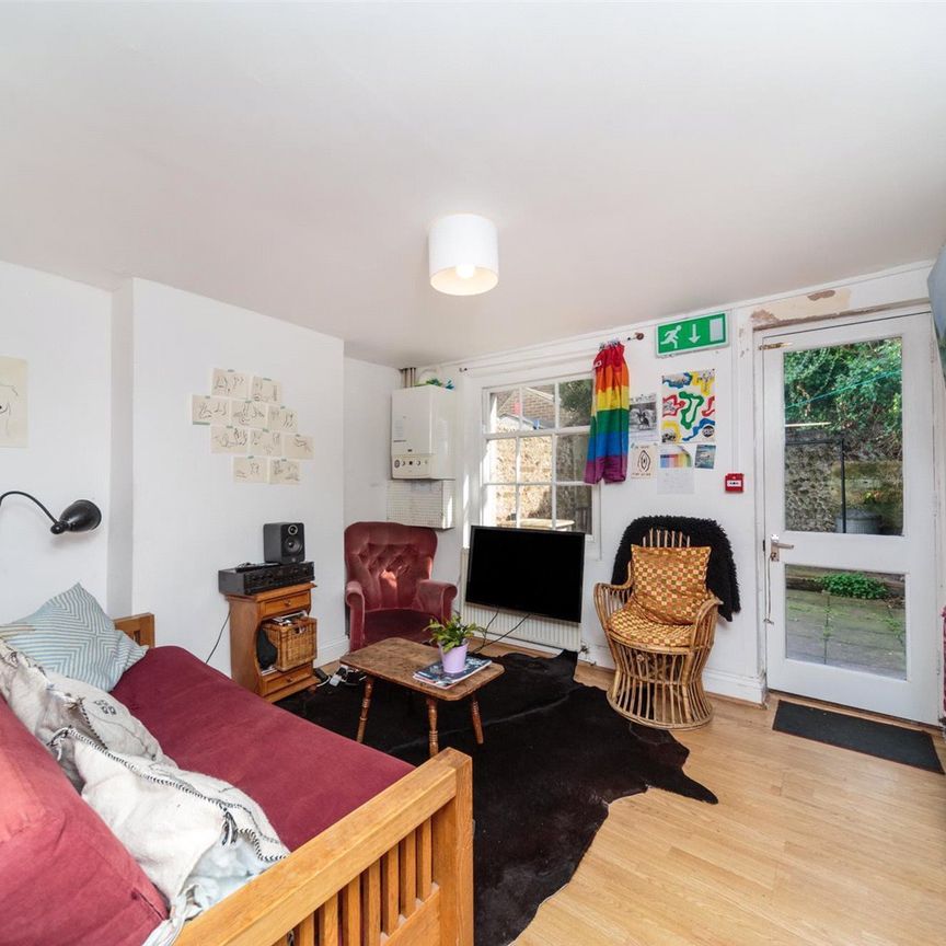 5 bedroom terraced house to rent - Photo 1