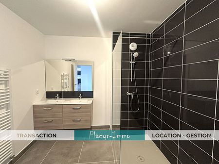 Location Appartement 3 pièces 84m² - Photo 4
