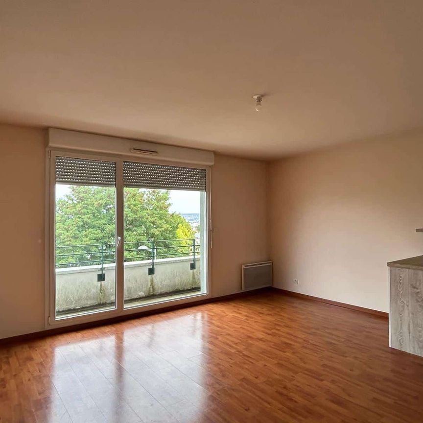 VANDOEUVRE PROCHE POLYTECH BEAU T2 DE 46 M2 AVEC BALCON ET EMPLACEMENT DE PARKING - Photo 1