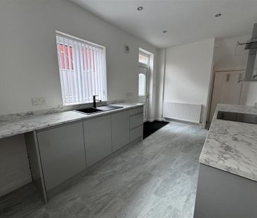 3 bedroom end of terrace house to rent - Photo 6