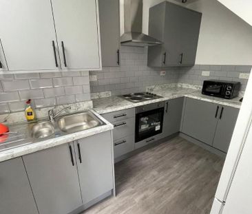 1 bedroom in a house share to rent - Photo 4