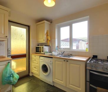 3 bedroom semi-detached house to rent - Photo 6