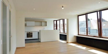 Appartement te huur in Kortrijk voor € 875 met 3 slaapkamers - Photo 3