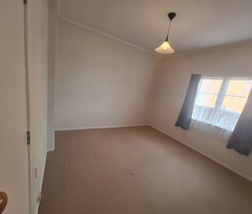 Spacious Family Home - Photo 5