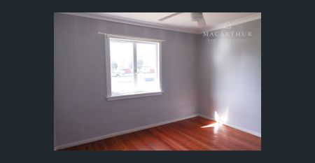 Spacious Family Home - Photo 2