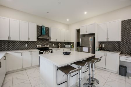 For Lease - 1114 Wickham Road, Innisfil, Ontario - Photo 2