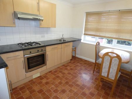 2 bedroom flat to rent - Photo 3