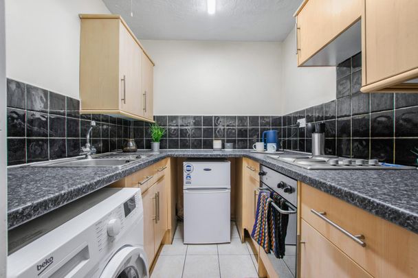 11 SPRING ROAD Leeds - LS6 1AD - Photo 1