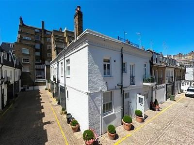 Queen's Gate Place Mews, SW7 - Photo 1