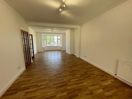 4 bedroom semi-detached house to rent - Photo 2