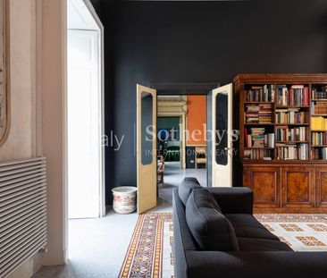 Elegante appartamento a Chiaia - Photo 2