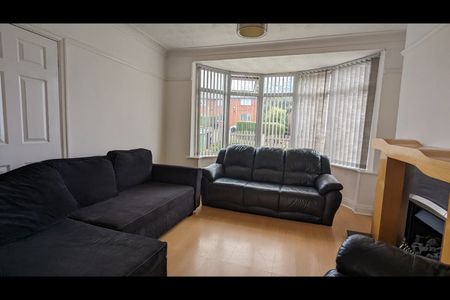 3 Bed Semi-Detached House, Oakwood Lane, LS8 - Photo 3