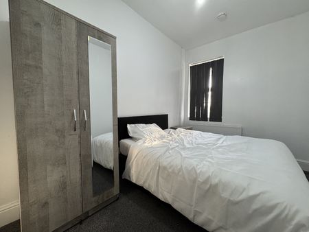 Room in a Shared House, Avon Street, B11 - Photo 2