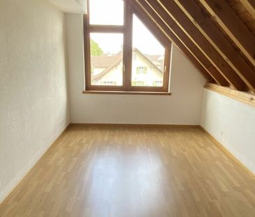 Geräumige 5.5-Zimmer-Maisonettewohnung mit rustikalen Charme - Photo 2