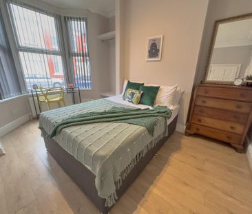 4 bedroom terraced house to rent - Photo 2