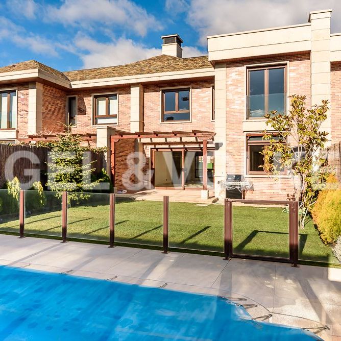 Casa o chalet de alquiler en Flauta Mágica, Zona Monte El Pilar - Photo 1