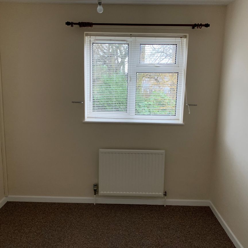 3 bedroom house to rent St. Laurence Avenue, Brundall, Norwich, NR13 - Photo 1