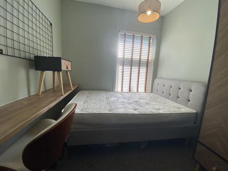 4 bedroom terraced house to rent - Photo 2