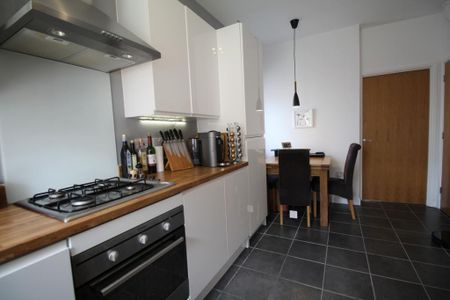 3 bedroom semi-detached house to rent - Photo 4