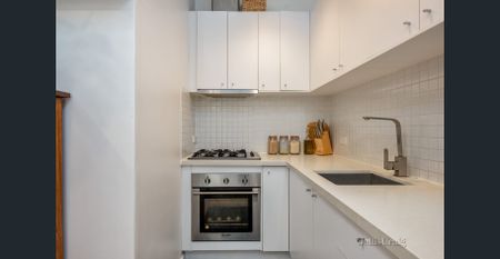 Stylish Two-Bedroom Terrace House - Photo 4