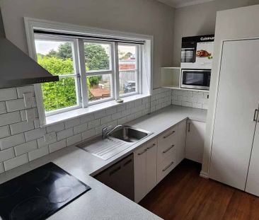 Character Home - Photo 4