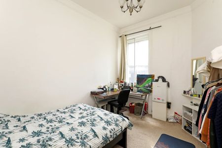 4 bedroom apartment to rent - Photo 4