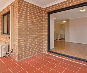 Convenient and Comfortable Unit in Prime Location - Short Walk To S... - Photo 4