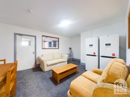 1 bedroom in a house share to rent - Photo 2