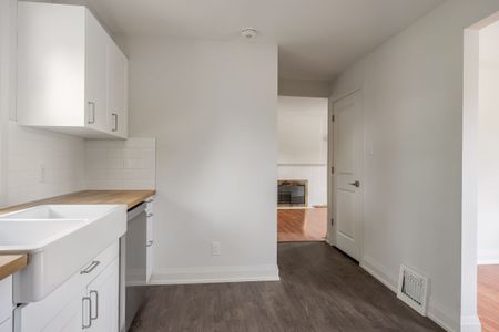 For Lease - 129 Major Mackenzie Drive, Richmond Hill, Ontario - Photo 5