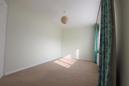 2 bedroom semi-detached house to rent - Photo 5